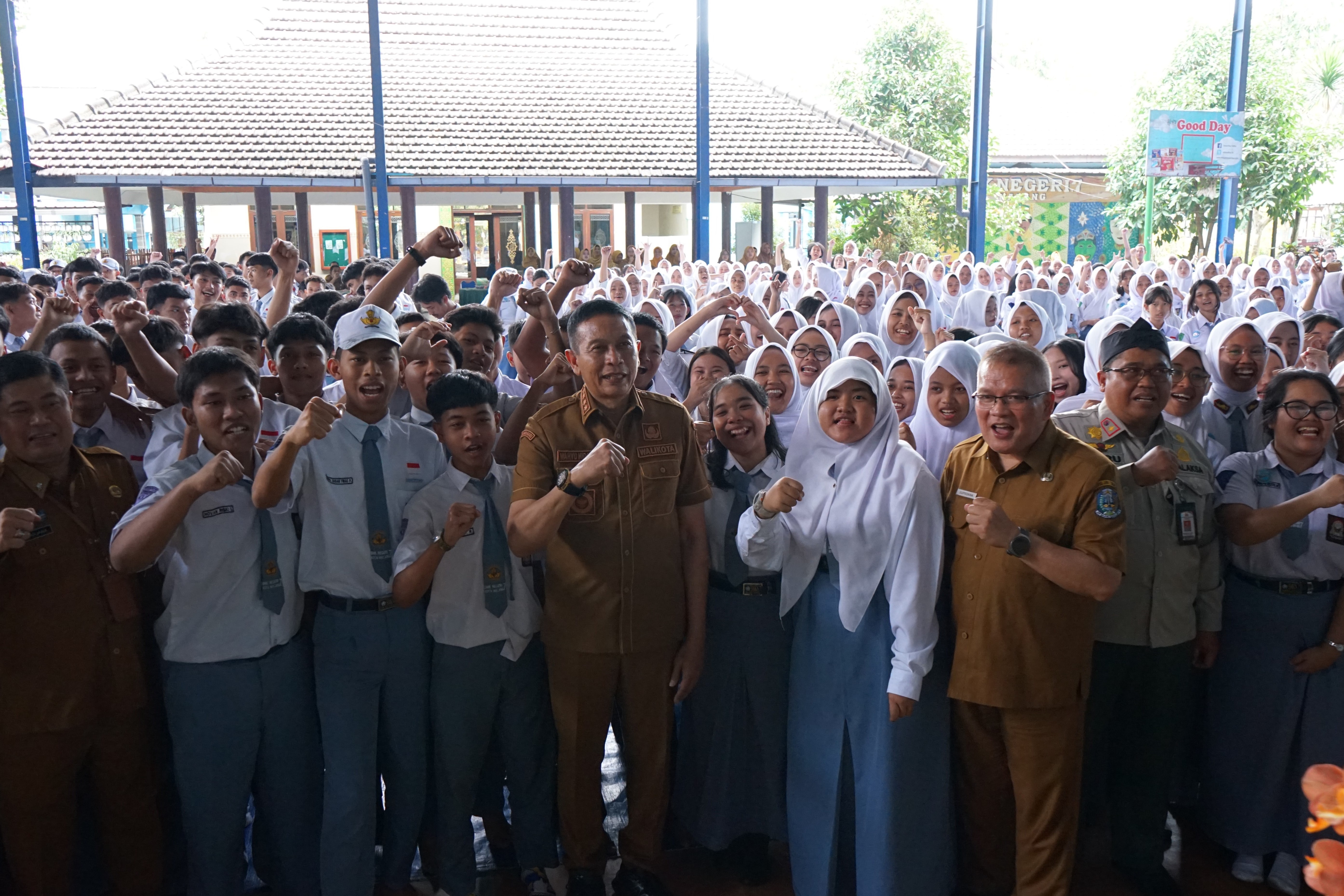 Bangun Generasi Tangguh, BPBD Kota Malang Gelar Simulasi SPAB (Satuan Pendidikan Aman Bencana di SMKN 7 Malang Bersama Wali kota Malang